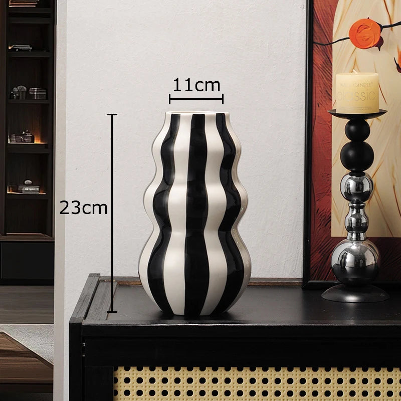 Ripple Vase (4 Colours)